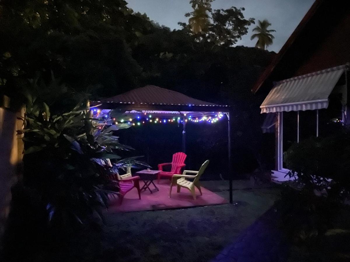 Le Gaspardo: Beachside Retreat with Garden and Comfort Le Carbet Exterior photo